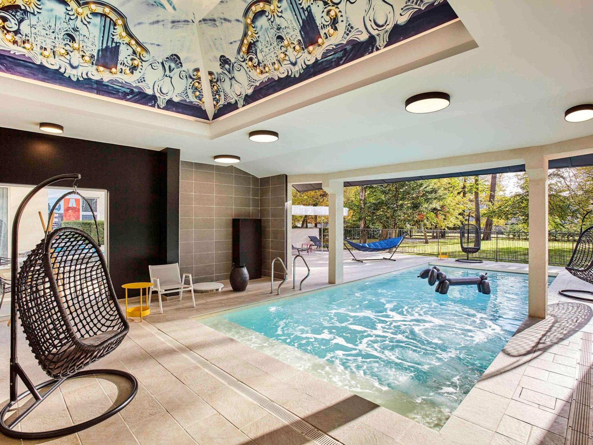 Hotel Mercure Chateau De Фонтенбло Экстерьер фото